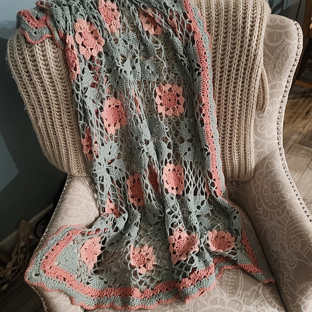 Vintage Imperial Elegance Crochet Afghan Throw Floral Granny Square Green Pink